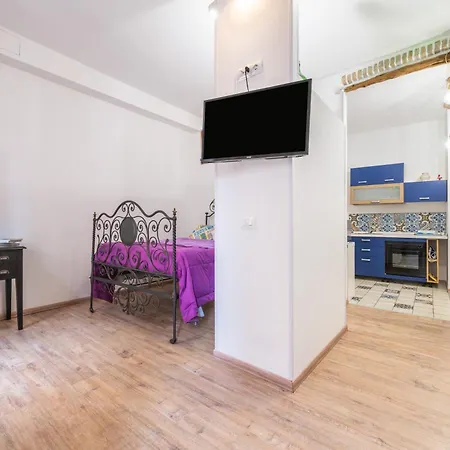 Marina Monolocale Deluxe 度假居 *