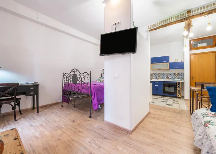 Marina Monolocale Deluxe 度假居 *